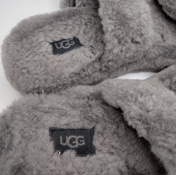 Gray UGG fuzz yeah slides - Picture 3 of 5